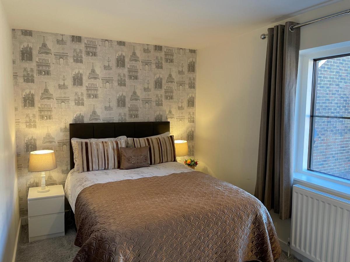 St Georges Balcony Suite With Parking بورتسماوث المظهر الخارجي الصورة